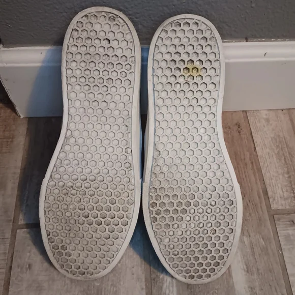 Sam Edelman Women’s Lacey Crocodile Pattern Slip-on Platform Sneakers - Picture 5 of 6